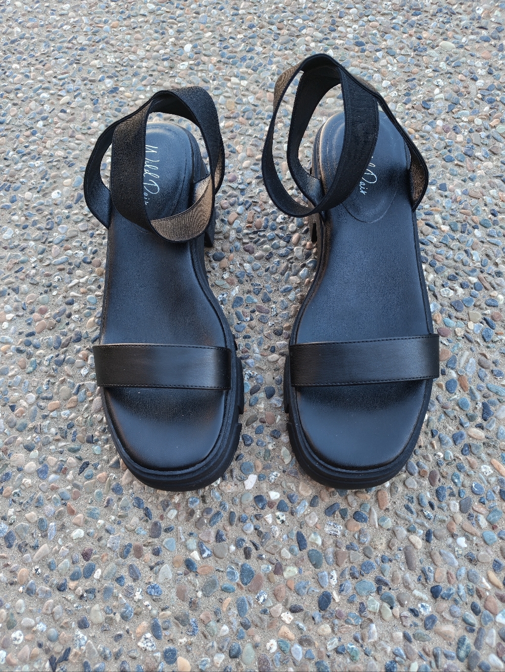 Wild Pair Women's Black Strappy Platform Sandals Size 12